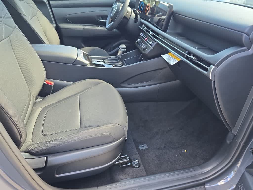 New 2026 Hyundai Tucson SE w/ Tow & Go Package FWD image 22
