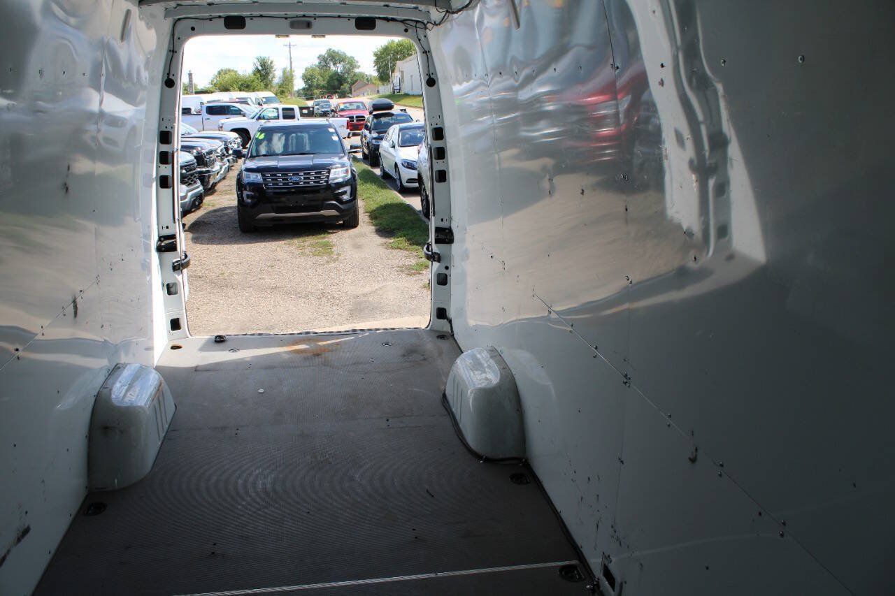Used 2015 Mercedes-Benz Sprinter 2500 image 6