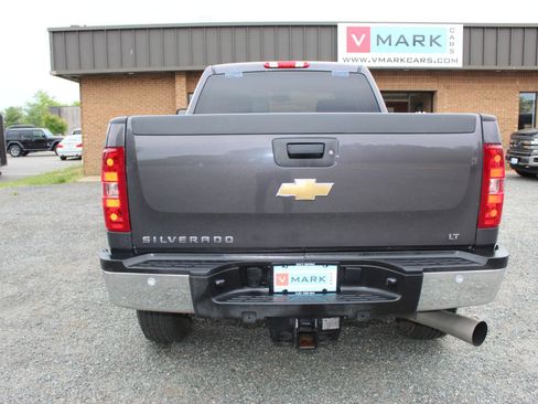Used 2011 Chevrolet Silverado 2500 LT w/ Interior Plus Package AWD/4WD image 5