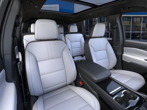 New 2026 Chevrolet Traverse High Country w/ LPO, Floor Liner Package image 16