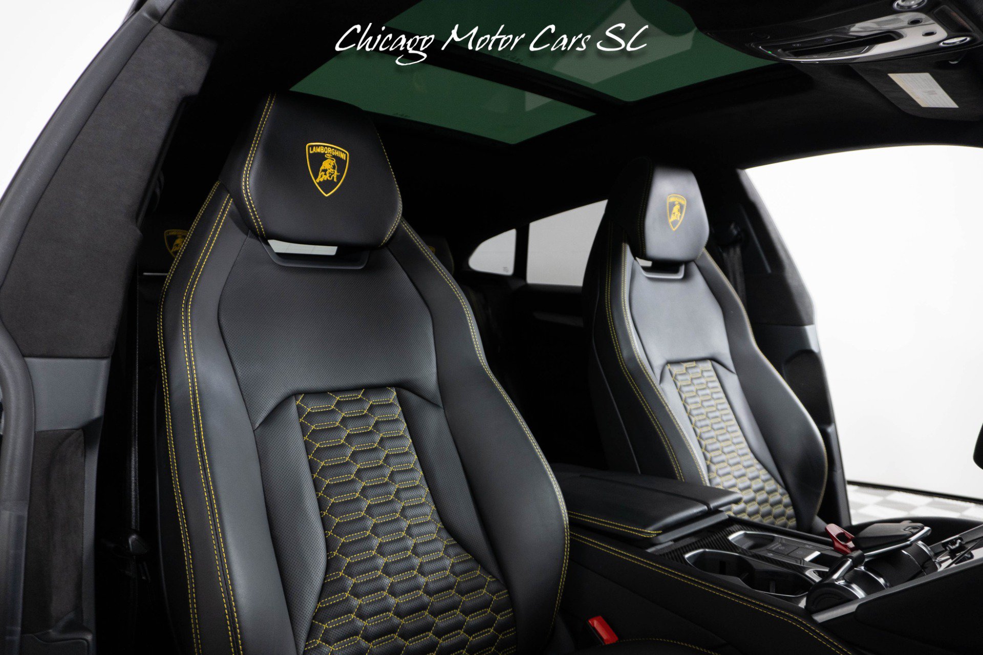 Used 2021 Lamborghini Urus AWD/4WD image 40