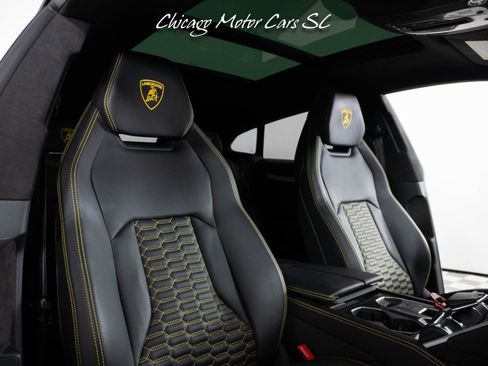 Used 2021 Lamborghini Urus AWD/4WD image 40