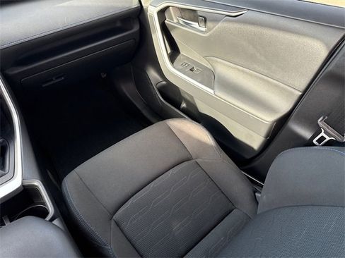Used 2025 Toyota RAV4 SE w/ Convenience Package image 16