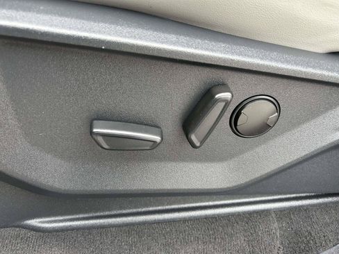 Used 2025 Ford Expedition Active RWD image 21