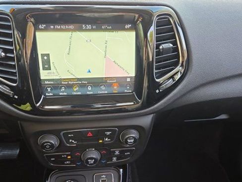 Used 2017 Jeep Compass Limited AWD/4WD image 13