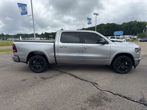 Used 2022 RAM 1500 Laramie AWD/4WD image 5