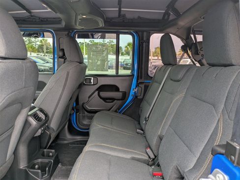 Used 2025 Jeep Wrangler Sport image 14