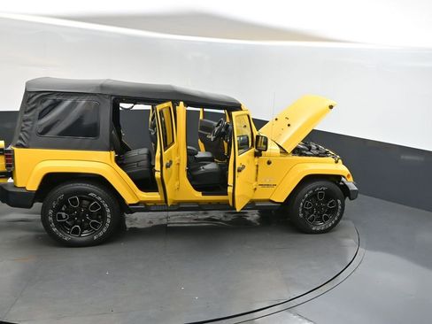 Used 2015 Jeep Wrangler Unlimited Sahara w/ Connectivity Group image 51