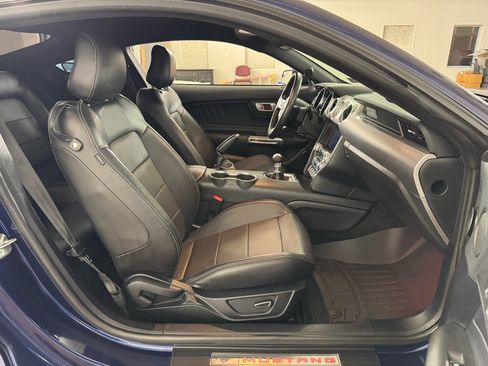 Used 2018 Ford Mustang GT Premium image 31