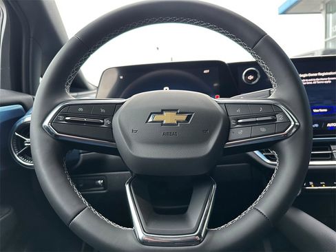 New 2026 Chevrolet Equinox EV LT image 23