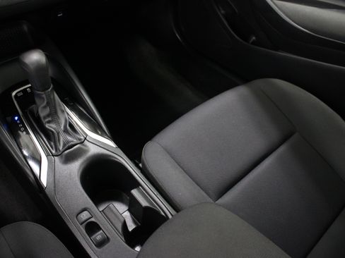 Used 2025 Toyota Corolla LE FWD image 16