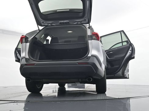Used 2024 Toyota RAV4 XLE AWD/4WD image 30