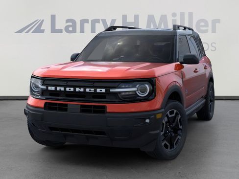 New 2024 Ford Bronco Sport Outer Banks w/ Tech Package image 2