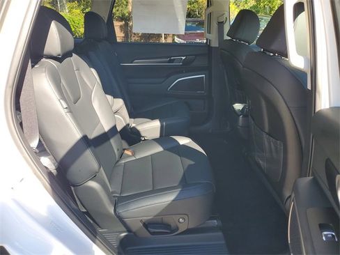 New 2025 Kia Telluride S image 12