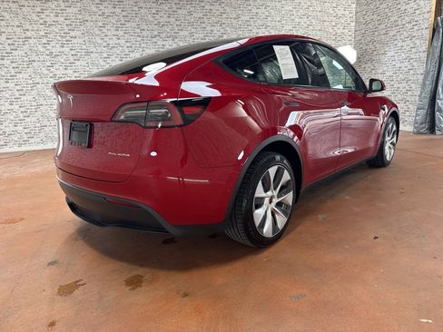 Used 2022 Tesla Model Y Long Range image 7