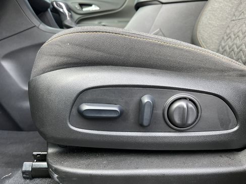 Used 2024 Chevrolet Equinox LT image 17