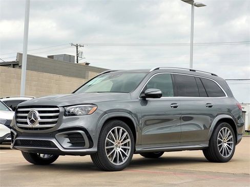 New 2025 Mercedes-Benz GLS 450 4MATIC image 3