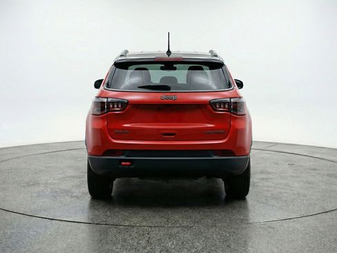 Used 2025 Jeep Compass Trailhawk AWD/4WD image 7