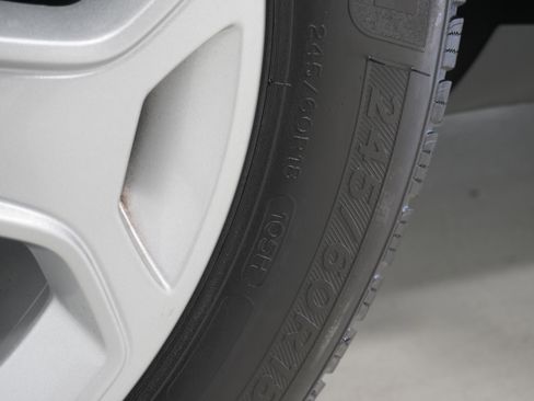 Used 2013 Ford Edge SEL image 25