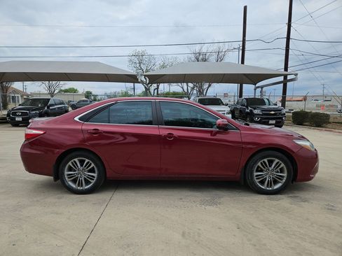 Used 2017 Toyota Camry XSE image 2