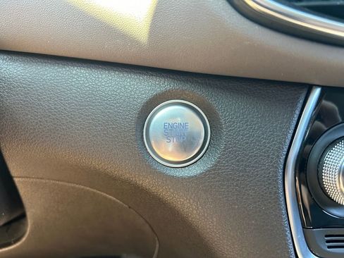 Used 2019 Hyundai Santa Fe Limited image 16