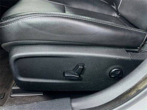 Used 2018 Chrysler 300 S w/ 300S Premium Group image 20