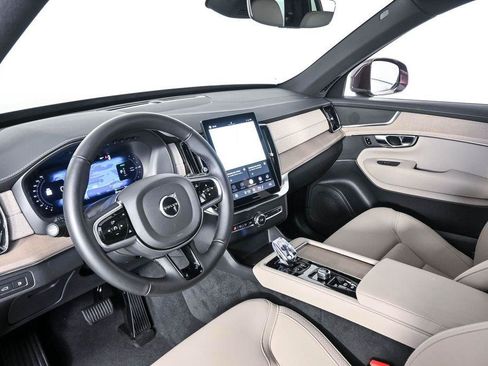 Certified 2025 Volvo XC90 T8 Plus AWD/4WD image 6