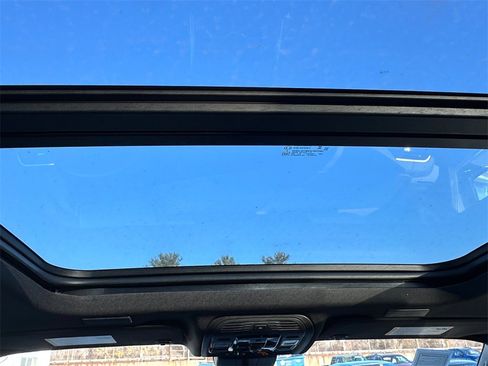 New 2026 Chevrolet Suburban Premier image 21