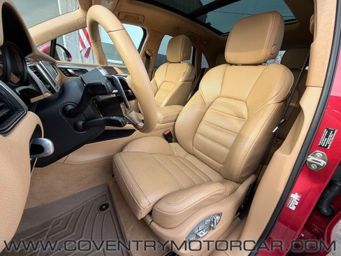 Used 2015 Porsche Macan Turbo image 34