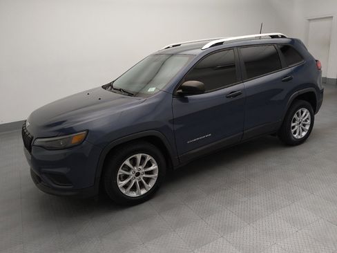 Used 2020 Jeep Cherokee Latitude FWD image 2