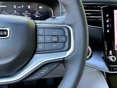 New 2026 Jeep Grand Wagoneer Limited AWD/4WD image 31