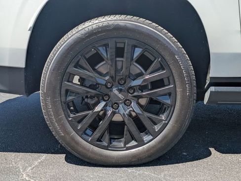 Used 2022 GMC Yukon XL Denali AWD/4WD image 12