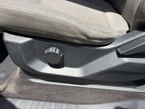 Used 2015 Ford F150 XLT RWD image 13