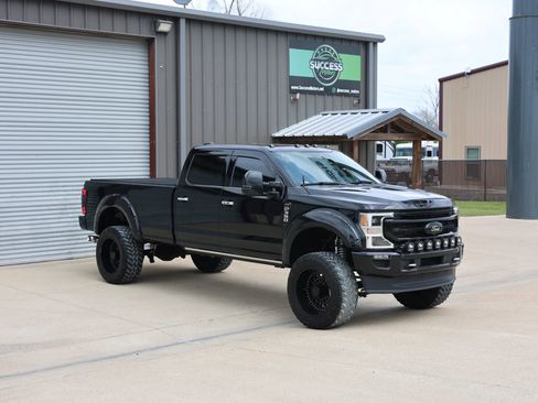 Used 2021 Ford F350 Platinum w/ FX4 Off-Road Package AWD/4WD image 24