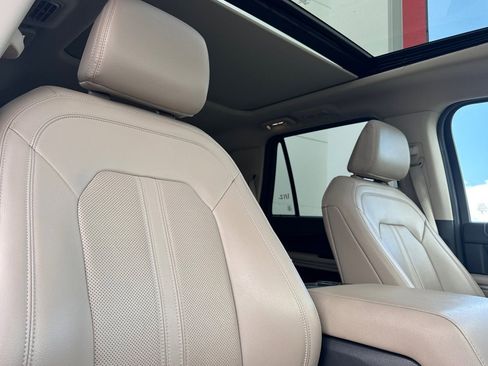 Used 2024 Ford Expedition Limited image 21