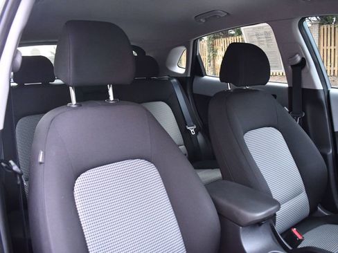 Used 2019 Hyundai Kona SE w/ Cargo Package image 22