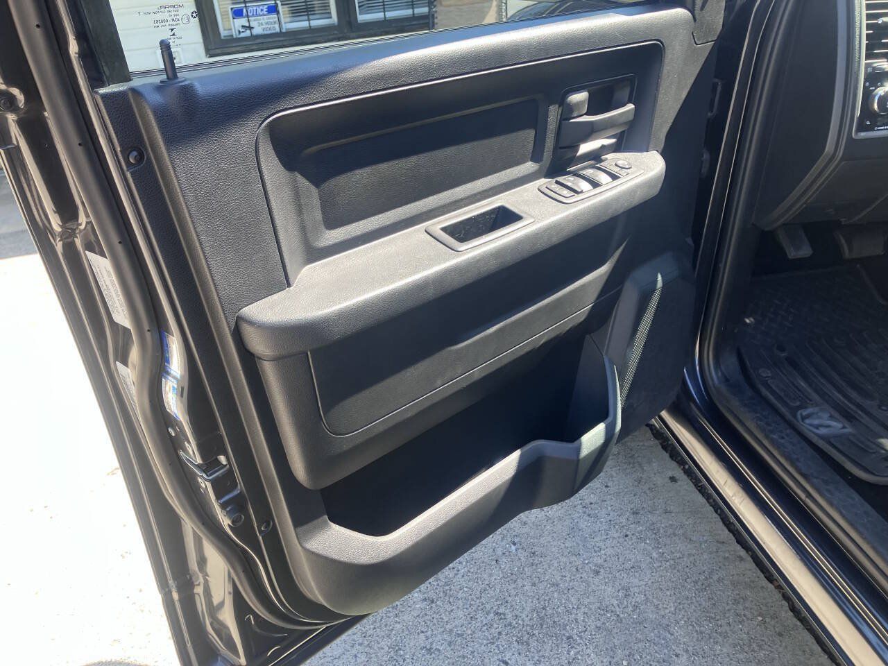 Used 2015 RAM 1500 Express RWD image 10