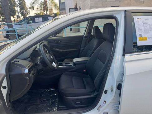 Used 2025 Nissan Altima 2.5 SV image 28