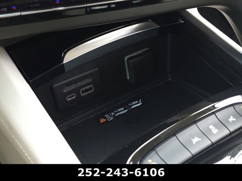 Used 2023 Buick Envision Avenir FWD image 16