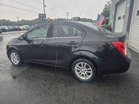 Used 2015 Chevrolet Sonic LT w/ Wheels and Fog Lamp Package FWD image 4