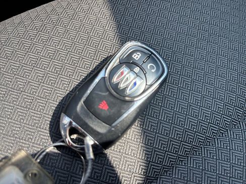 Used 2025 Buick Encore GX Preferred FWD image 21