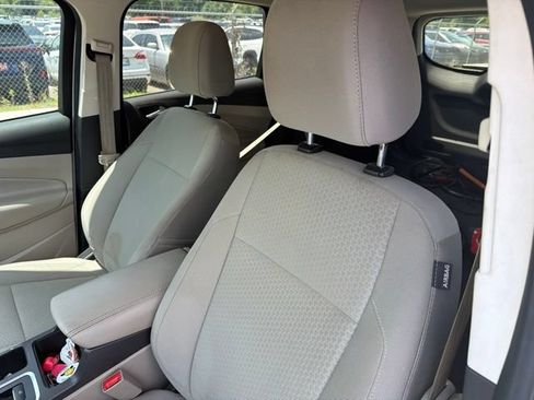Used 2017 Ford Escape SE FWD image 10