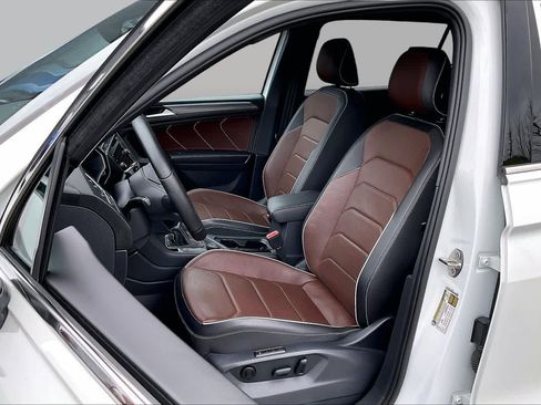 Used 2022 Volkswagen Tiguan SEL R-Line AWD/4WD image 8