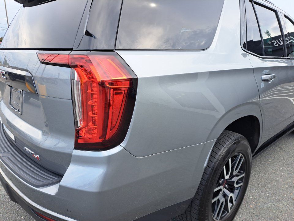 Used 2023 GMC Yukon AT4 w/ Technology Package AWD/4WD image 19