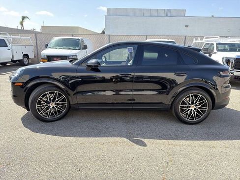 Used 2025 Porsche Cayenne Coupe AWD/4WD image 7