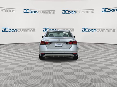 Used 2023 Nissan Altima 2.5 SV FWD image 7