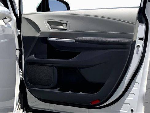 Used 2023 Toyota Sienna LE FWD image 22
