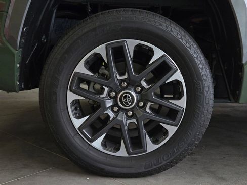 Used 2022 Toyota Tundra Limited image 4