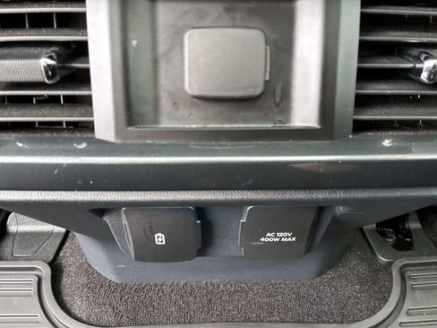 Used 2022 Ford F150 Lariat AWD/4WD image 17