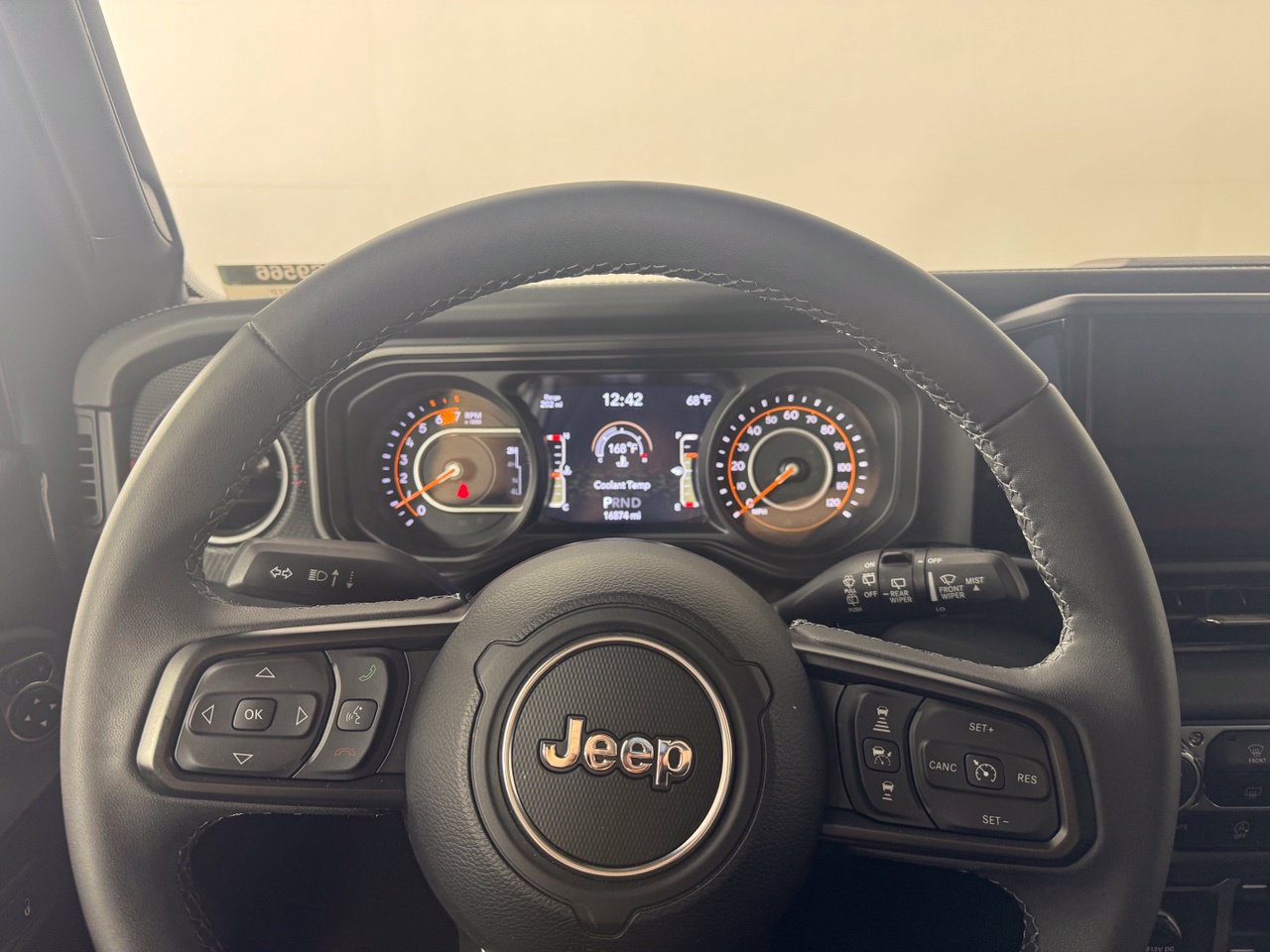 Used 2026 Jeep Wrangler Unlimited Rubicon AWD/4WD image 16